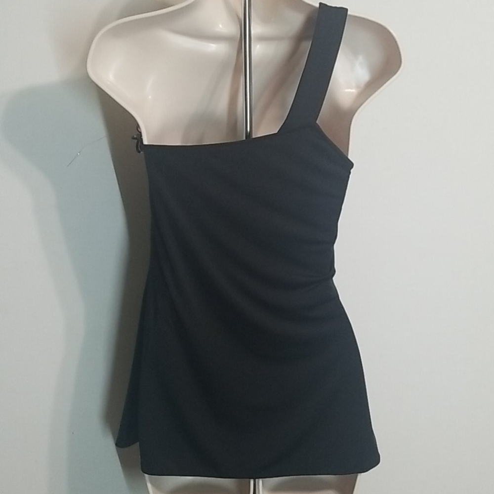 FABULOUS ONE SHOULDER TOP - Picture 2 of 4